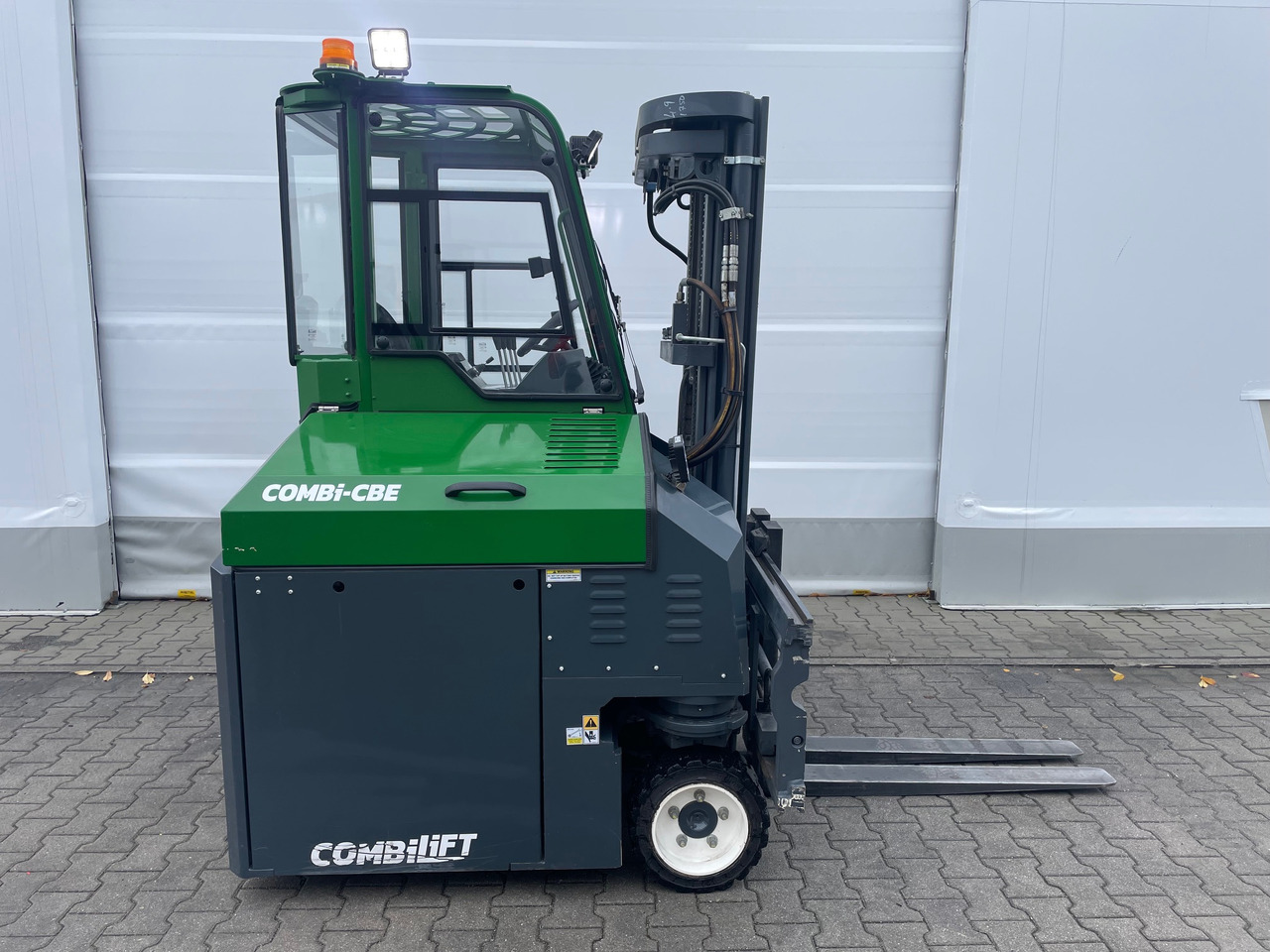 Combilift CBE 2500 - Elevatore 4 vie: foto 2 Combilift CBE 2500 - Elevatore 4 vie: foto 2