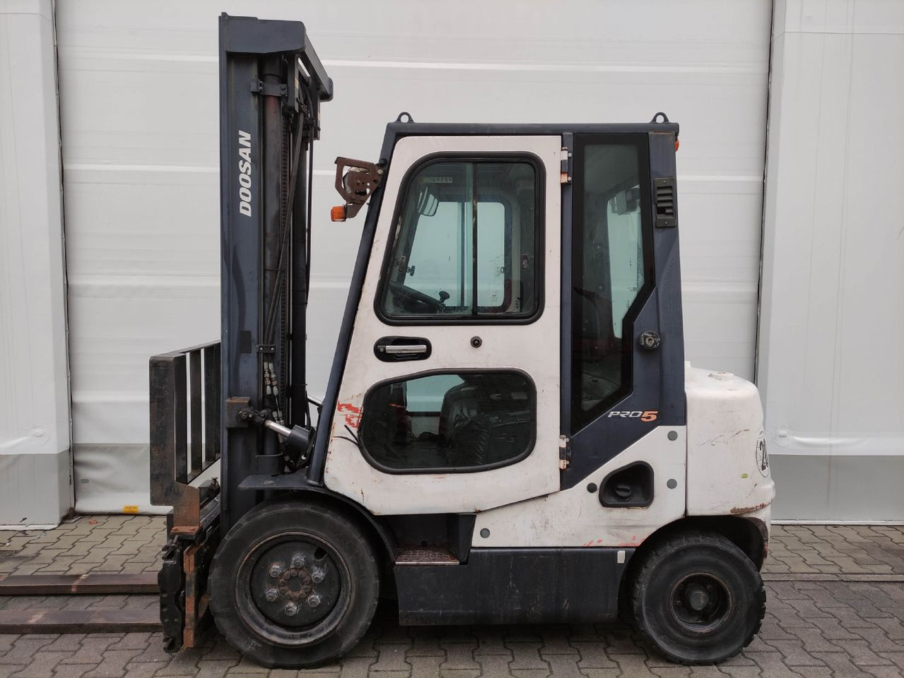 Doosan D25S-5 - Carrello elevatore diesel: foto 1 Doosan D25S-5 - Carrello elevatore diesel: foto 1