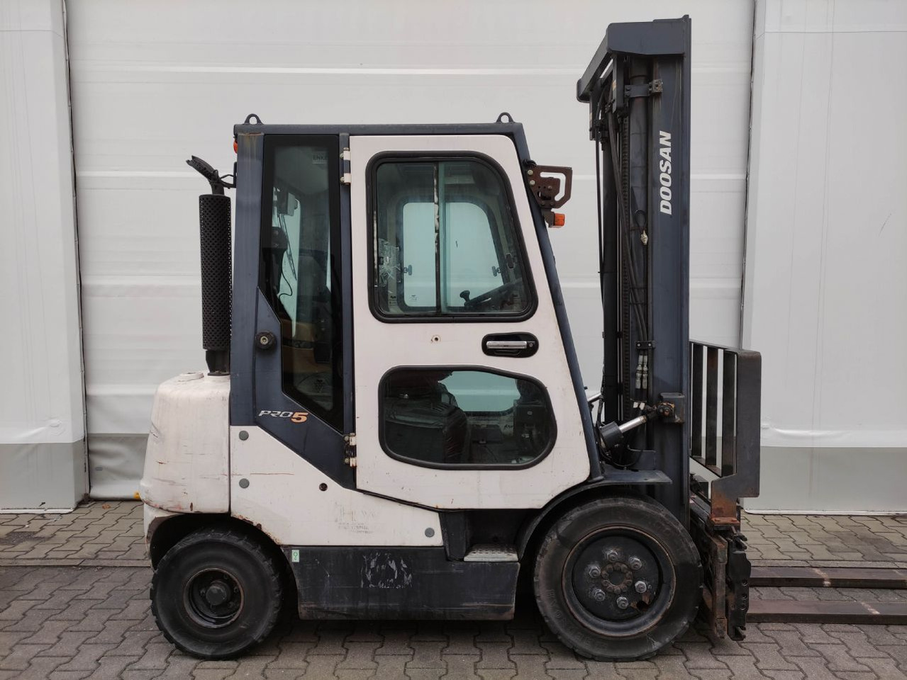 Doosan D25S-5 - Carrello elevatore diesel: foto 2 Doosan D25S-5 - Carrello elevatore diesel: foto 2