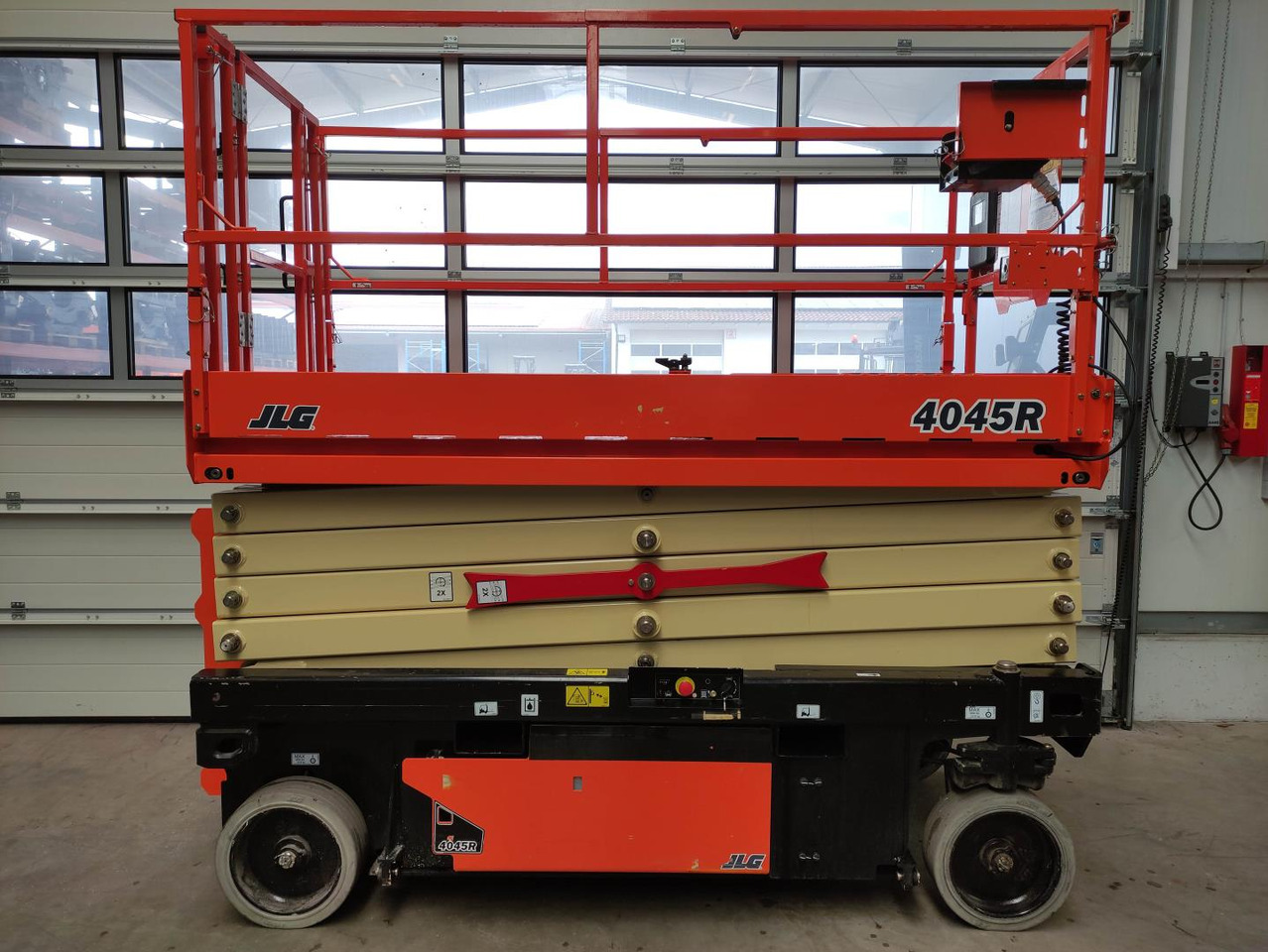 JLG 4045R - Piattaforma a pantografo: foto 2 JLG 4045R - Piattaforma a pantografo: foto 2