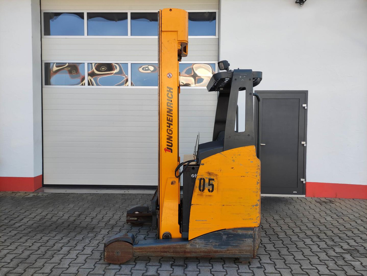 Jungheinrich ETV216 - Carrello retrattile: foto 1 Jungheinrich ETV216 - Carrello retrattile: foto 1