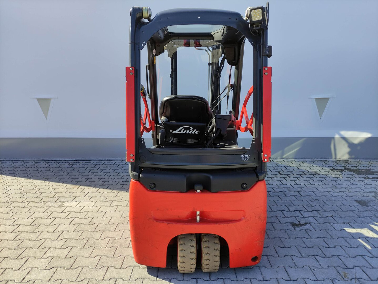 Linde E16-02-EVO-386 - Carrello elevatore elettrico: foto 4 Linde E16-02-EVO-386 - Carrello elevatore elettrico: foto 4