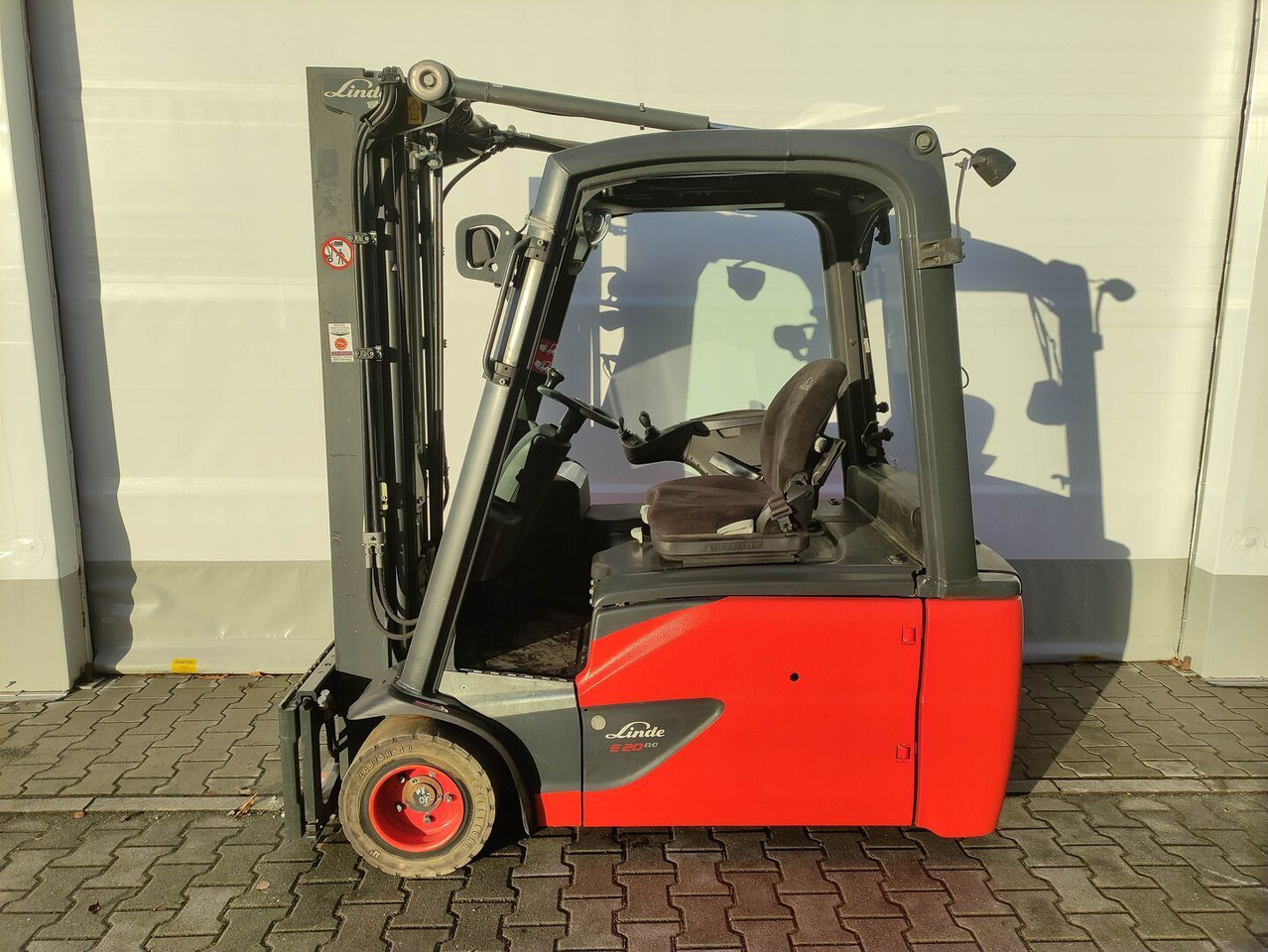 Linde E20L-02-386 - Carrello elevatore elettrico: foto 1 Linde E20L-02-386 - Carrello elevatore elettrico: foto 1