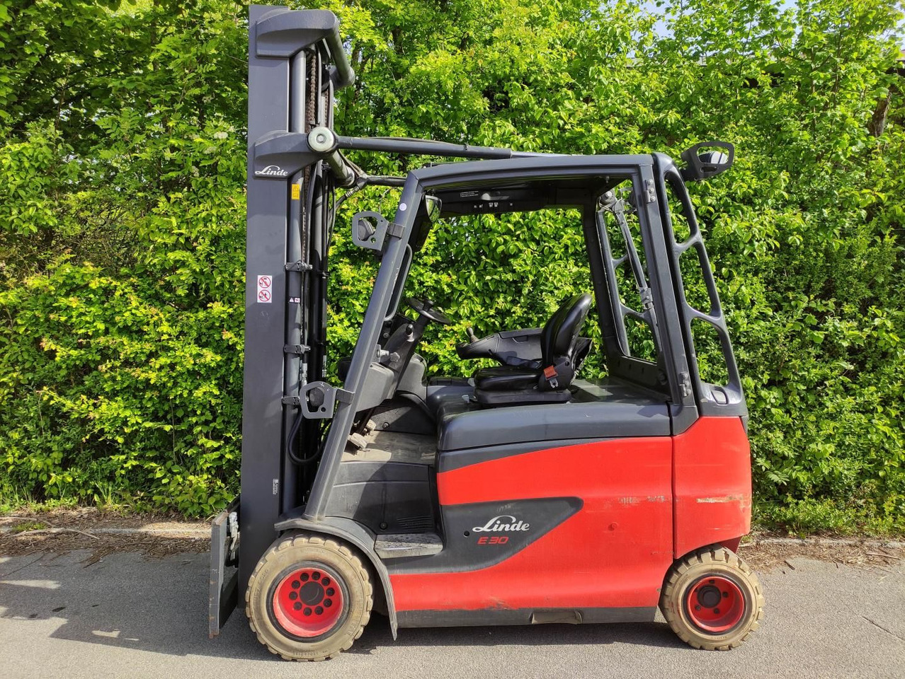 Linde E30HL-01/600-387 - Carrello elevatore elettrico: foto 1 Linde E30HL-01/600-387 - Carrello elevatore elettrico: foto 1