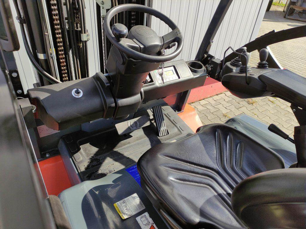 Toyota 8FBMT40 - Carrello elevatore elettrico: foto 5 Toyota 8FBMT40 - Carrello elevatore elettrico: foto 5