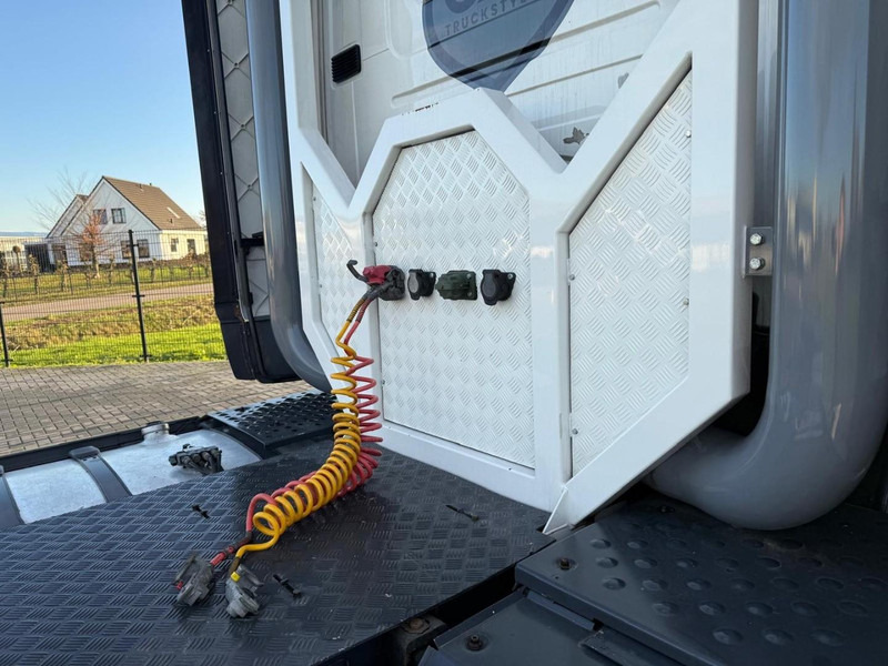 Trattore stradale Scania R580 VOLLE SHOWTRUCK, VOLLUCHT, OPEN UITLAAT, INTERIEUR.: foto 16 Trattore stradale Scania R580 VOLLE SHOWTRUCK, VOLLUCHT, OPEN UITLAAT, INTERIEUR.: foto 16