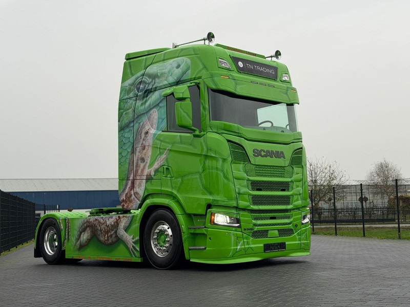 Scania S520 V8 NGS SHOWTRUCK, VOLLUCHT, SMART2 TACHO, PARK COOL, RETARDER, TOPSTAAT. - Trattore stradale: foto 1 Scania S520 V8 NGS SHOWTRUCK, VOLLUCHT, SMART2 TACHO, PARK COOL, RETARDER, TOPSTAAT. - Trattore stradale: foto 1