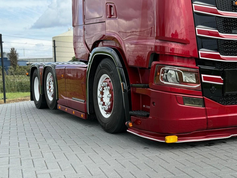 Scania S580 V8 NGS SHOWTRUCK, VOLLUCHT, RETARDER, LEER, GESTUURD. - Trattore stradale: foto 3 Scania S580 V8 NGS SHOWTRUCK, VOLLUCHT, RETARDER, LEER, GESTUURD. - Trattore stradale: foto 3