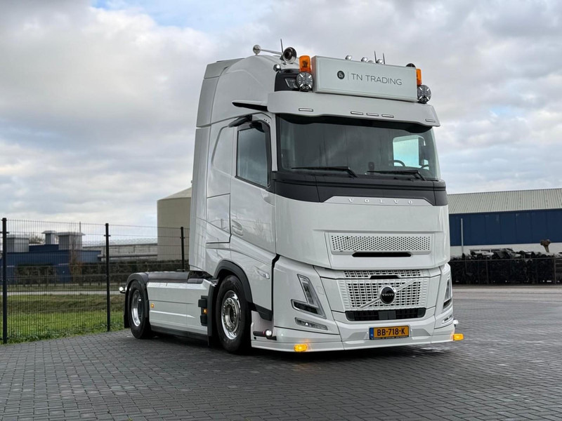 Volvo FH 13.460XL NEW, FULL AIR, ALCOA, HYDRAULIC, XL, SHOW, FULL. - Trattore stradale: foto 1 Volvo FH 13.460XL NEW, FULL AIR, ALCOA, HYDRAULIC, XL, SHOW, FULL. - Trattore stradale: foto 1