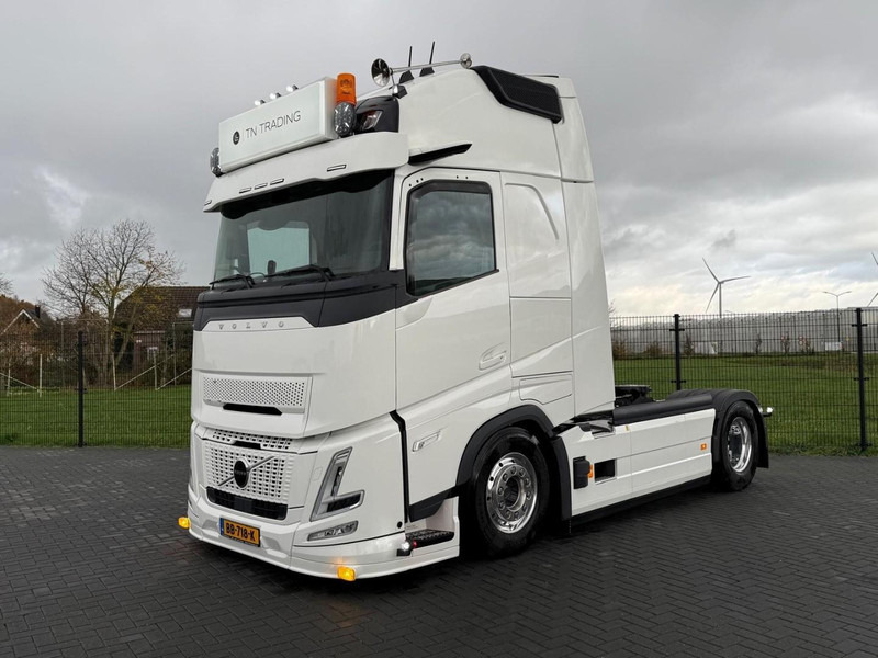 Volvo FH 13.460XL NEW, FULL AIR, ALCOA, HYDRAULIC, XL, SHOW, FULL. - Trattore stradale: foto 2 Volvo FH 13.460XL NEW, FULL AIR, ALCOA, HYDRAULIC, XL, SHOW, FULL. - Trattore stradale: foto 2