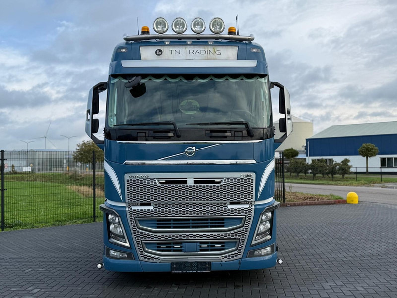 Volvo FH16.650 VOLLUCHT, HYDRAULIEK, SHOW INTERIEUR, DYNAMIC STEERING. - Trattore stradale: foto 4 Volvo FH16.650 VOLLUCHT, HYDRAULIEK, SHOW INTERIEUR, DYNAMIC STEERING. - Trattore stradale: foto 4