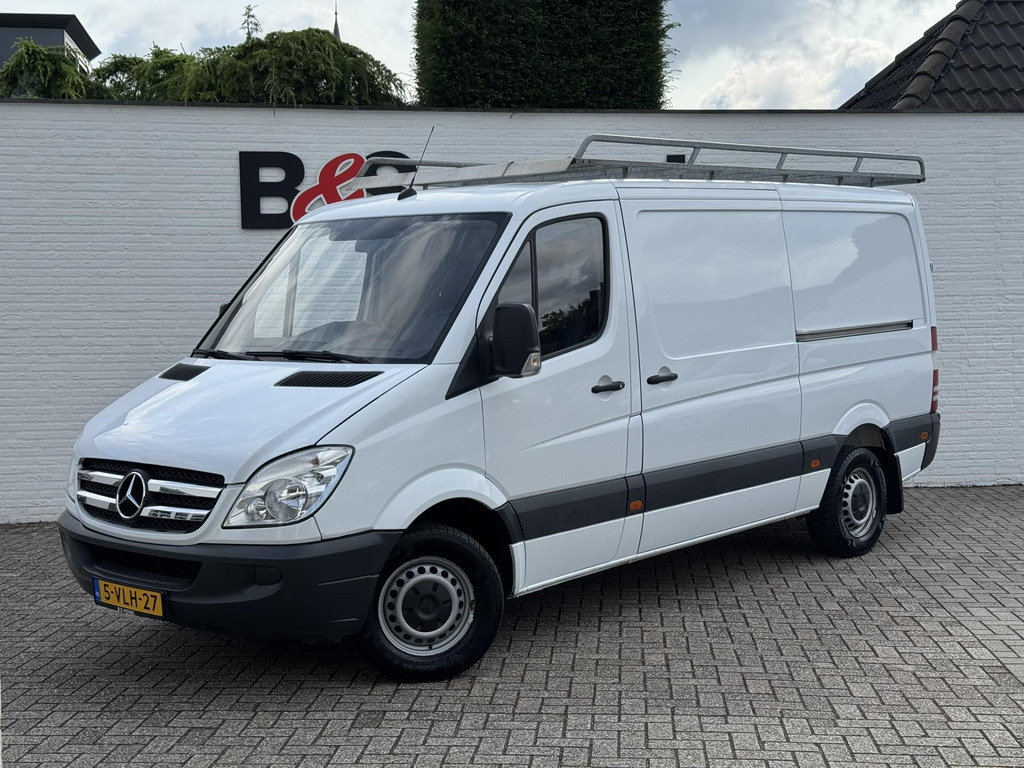 Mercedes-Benz Sprinter-213 2.2 CDI 366 DC 2x Schuifdeur Airco Imperiaal Treeplank Trekhaak 3 Zitplaatsen - Furgone chiuso: foto 1 Mercedes-Benz Sprinter-213 2.2 CDI 366 DC 2x Schuifdeur Airco Imperiaal Treeplank Trekhaak 3 Zitplaatsen - Furgone chiuso: foto 1