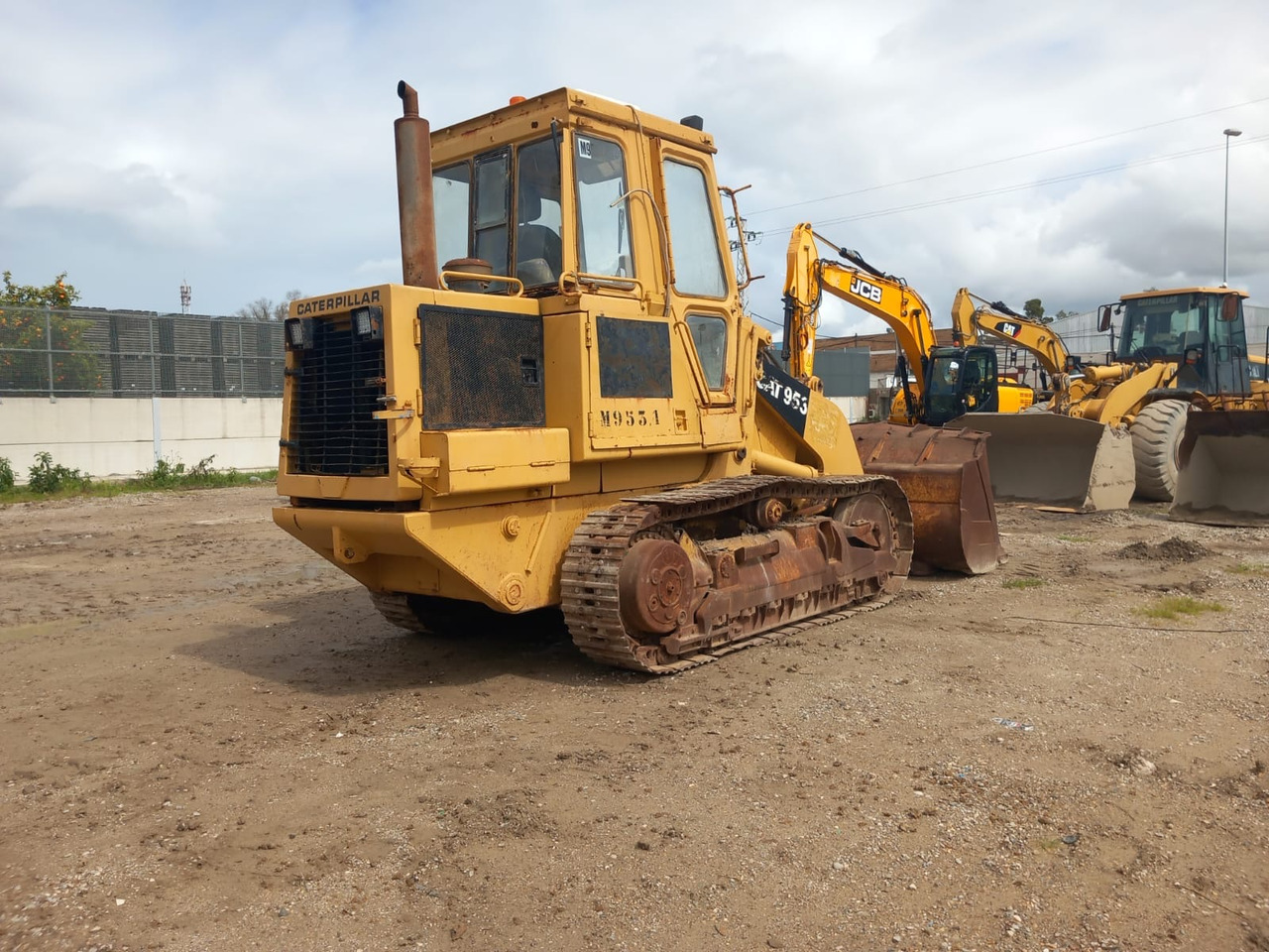 Macchina da cantiere CATERPILLAR 953: foto 6 Macchina da cantiere CATERPILLAR 953: foto 6