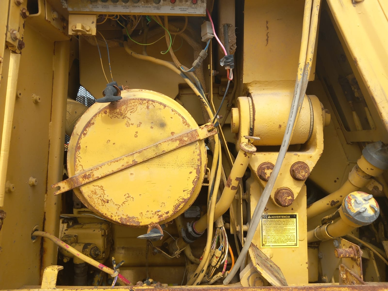 Macchina da cantiere CATERPILLAR 953: foto 10 Macchina da cantiere CATERPILLAR 953: foto 10