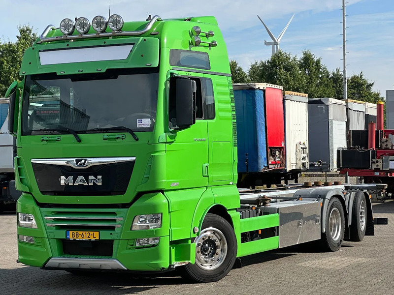 MAN TGX 26.640 6x2*4 Bdf / Retarder / Full Air / 585 Tkm! - Autocarro portacontainer/ Caisse interchangeable: foto 1 MAN TGX 26.640 6x2*4 Bdf / Retarder / Full Air / 585 Tkm! - Autocarro portacontainer/ Caisse interchangeable: foto 1