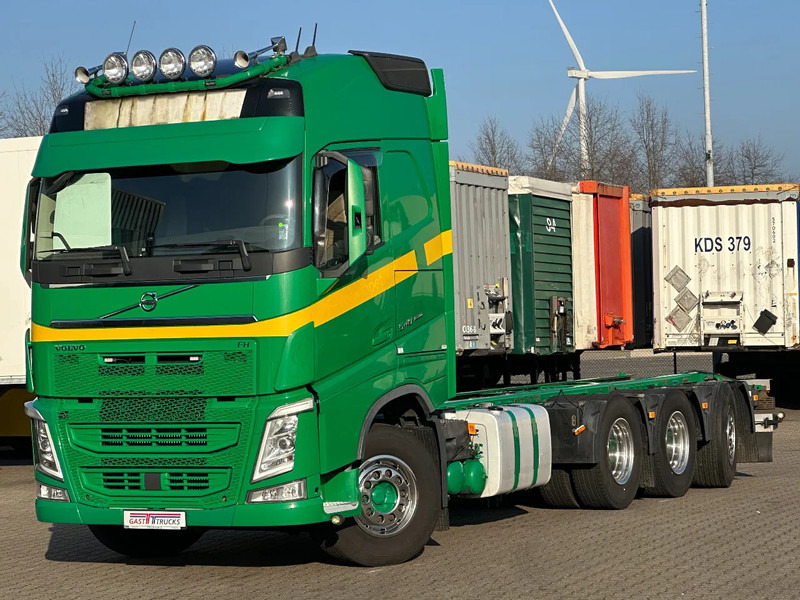 Volvo FH 540 Globe XL 8x4*4 Chassis Retarder *447 Tkm* - Autocarro telaio: foto 1 Volvo FH 540 Globe XL 8x4*4 Chassis Retarder *447 Tkm* - Autocarro telaio: foto 1