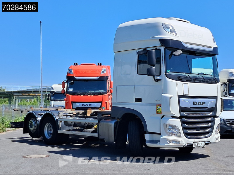 DAF XF 450 6X2 BDF SSC Retarder 2x Tanks Liftachse Standklima LED ACC Euro 6 - Autocarro portacontainer/ Caisse interchangeable: foto 3 DAF XF 450 6X2 BDF SSC Retarder 2x Tanks Liftachse Standklima LED ACC Euro 6 - Autocarro portacontainer/ Caisse interchangeable: foto 3