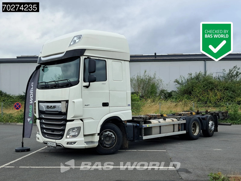 DAF XF 480 6X2 SSC FAN Retarder ACC Lift-Lenkachse LED Euro 6 - Autocarro portacontainer/ Caisse interchangeable: foto 1 DAF XF 480 6X2 SSC FAN Retarder ACC Lift-Lenkachse LED Euro 6 - Autocarro portacontainer/ Caisse interchangeable: foto 1