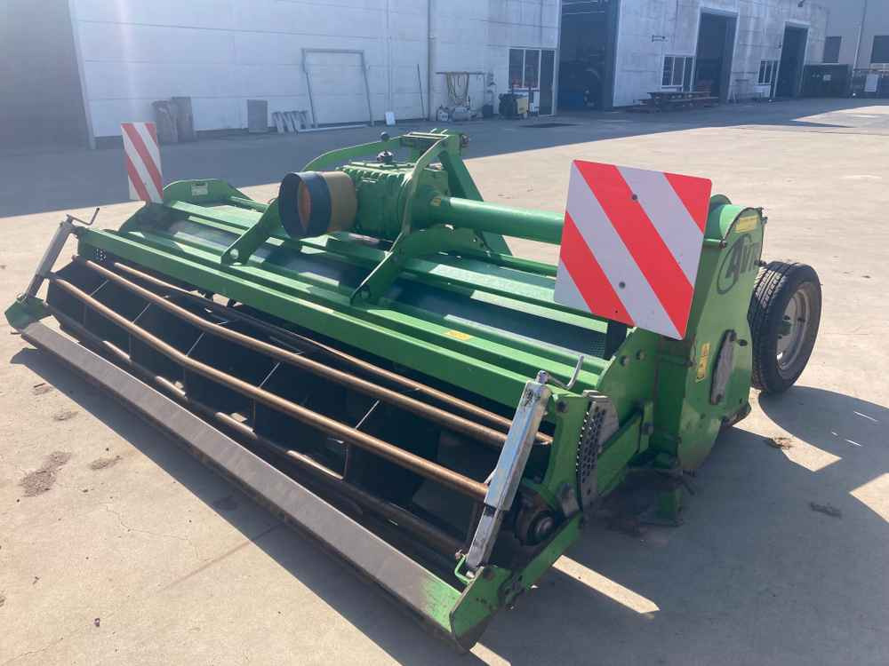 AVR AVR - Multivator - Macchina da raccolta: foto 1 AVR AVR - Multivator - Macchina da raccolta: foto 1