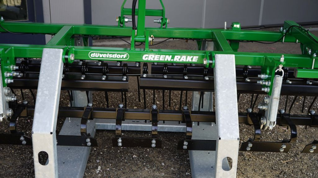 Düvelsdorf GREEN.RAKE vario 2,5m (20605) - Erpice strigliatore: foto 4 Düvelsdorf GREEN.RAKE vario 2,5m (20605) - Erpice strigliatore: foto 4