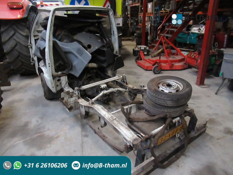 Furgone Piaggio Porter 1.3I 16V 48KW Chassis for PARTS: foto 1