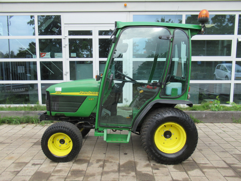 John Deere 4110 4WD 4x4 Hydrostaat Cabine - Trattore: foto 2 John Deere 4110 4WD 4x4 Hydrostaat Cabine - Trattore: foto 2