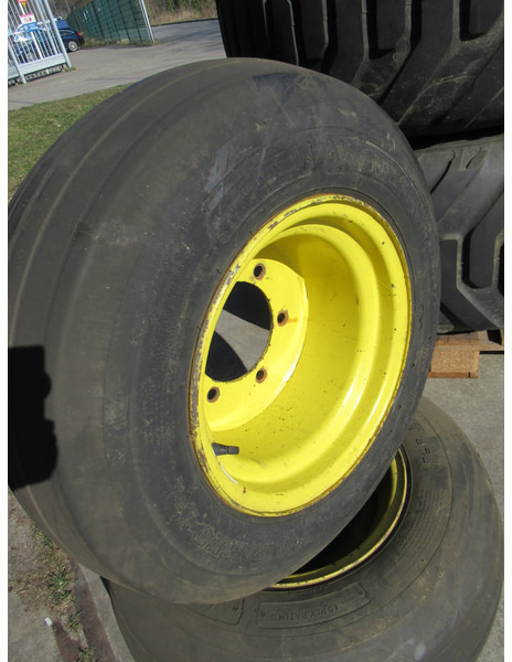 Ruota completa per Trattore piccolo John Deere 5515V NOKIAN 550/60R22.5 + Voor Banden + Velg: foto 6