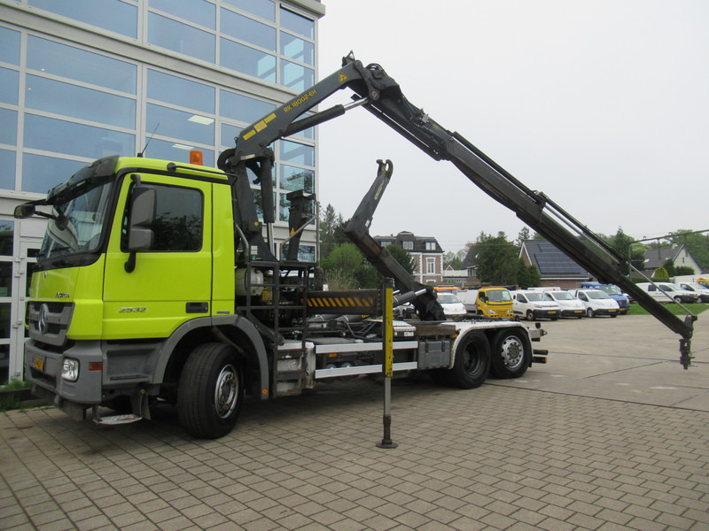Mercedes-Benz Actros 2532 LTNLA 6X2 Hooklift + Crane, Haak - Kraan - Autocarro scarrabile, Camion con gru: foto 2 Mercedes-Benz Actros 2532 LTNLA 6X2 Hooklift + Crane, Haak - Kraan - Autocarro scarrabile, Camion con gru: foto 2