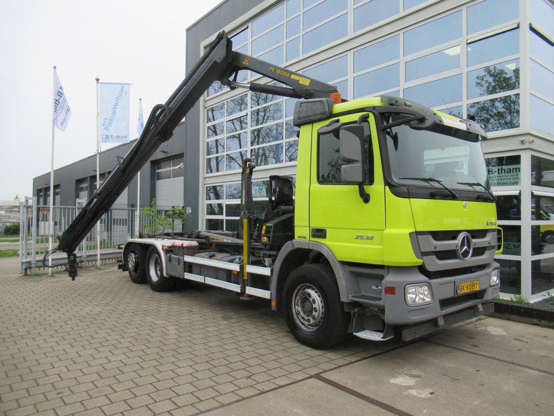 Mercedes-Benz Actros 2532 LTNLA 6X2 Hooklift + Crane, Haak - Kraan - Autocarro scarrabile, Camion con gru: foto 3 Mercedes-Benz Actros 2532 LTNLA 6X2 Hooklift + Crane, Haak - Kraan - Autocarro scarrabile, Camion con gru: foto 3