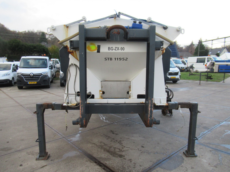 NIDO STRATOS B40-36 PALN-450 Rotopo 4m3 + 2.200L Salzstreuer Saltspreader Zoutstrooier - Spargisale: foto 4 NIDO STRATOS B40-36 PALN-450 Rotopo 4m3 + 2.200L Salzstreuer Saltspreader Zoutstrooier - Spargisale: foto 4