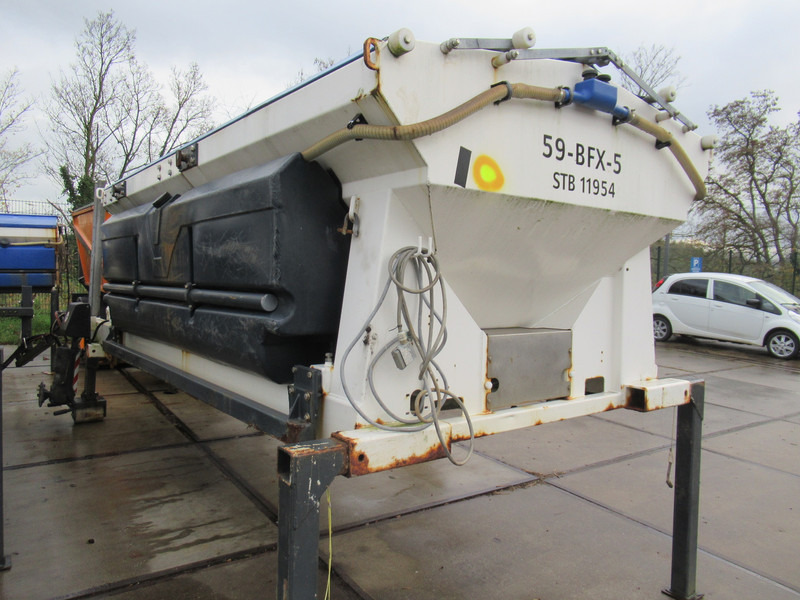 NIDO STRATOS B40-36 PALN Rotopower 4m3 + 2.200L Salzstreuer Saltspreader Zoutstrooier - Spargisale: foto 4 NIDO STRATOS B40-36 PALN Rotopower 4m3 + 2.200L Salzstreuer Saltspreader Zoutstrooier - Spargisale: foto 4