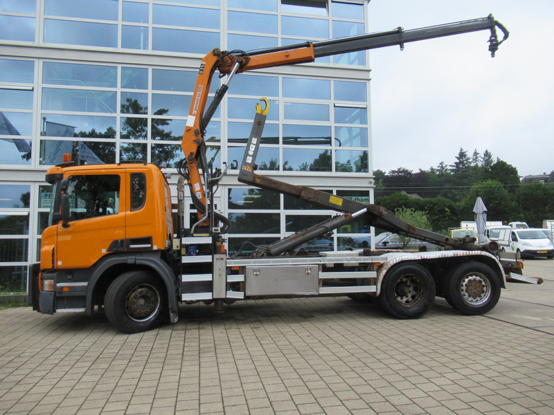 Scania P 320 B 6x2*4 + HMF 835 + HYVA Haakarm - Autocarro scarrabile, Camion con gru: foto 3 Scania P 320 B 6x2*4 + HMF 835 + HYVA Haakarm - Autocarro scarrabile, Camion con gru: foto 3