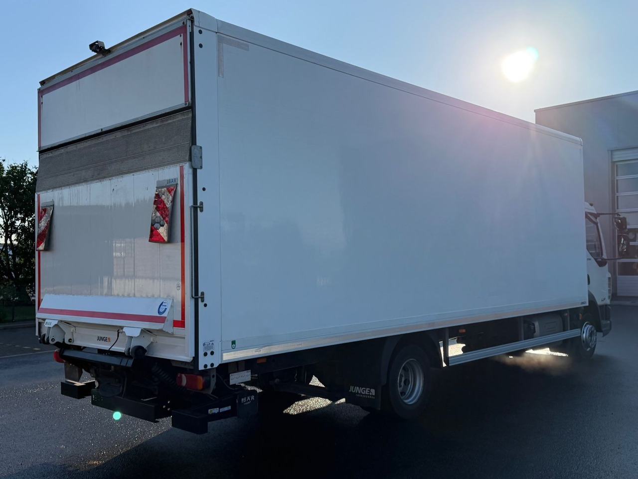 DAF LF 12.230 FA Koffer, Lbw, Ahk., 7.3m, E6, TOP - Autocarro furgonato: foto 4 DAF LF 12.230 FA Koffer, Lbw, Ahk., 7.3m, E6, TOP - Autocarro furgonato: foto 4