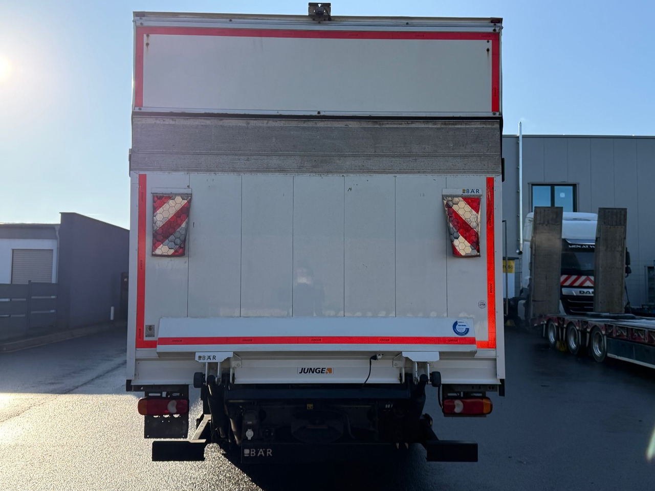 DAF LF 12.230 FA Koffer, Lbw, Ahk., 7.3m, E6, TOP - Autocarro furgonato: foto 5 DAF LF 12.230 FA Koffer, Lbw, Ahk., 7.3m, E6, TOP - Autocarro furgonato: foto 5