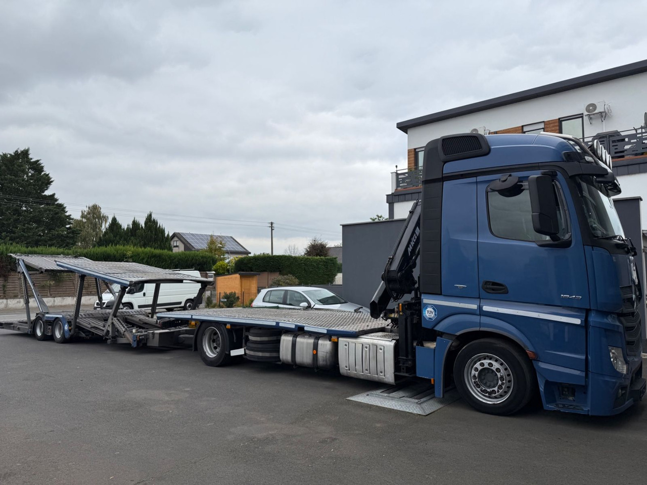 Mercedes-Benz Actros 1843 FVG 5-Zug / VDI 2700 / Kran MKG - Camion bisarca: foto 1 Mercedes-Benz Actros 1843 FVG 5-Zug / VDI 2700 / Kran MKG - Camion bisarca: foto 1