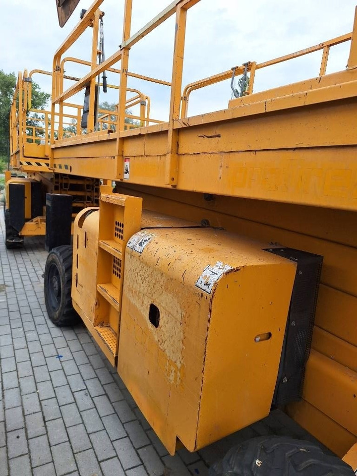 Haulotte H 15 SXL - Piattaforma a pantografo: foto 5 Haulotte H 15 SXL - Piattaforma a pantografo: foto 5