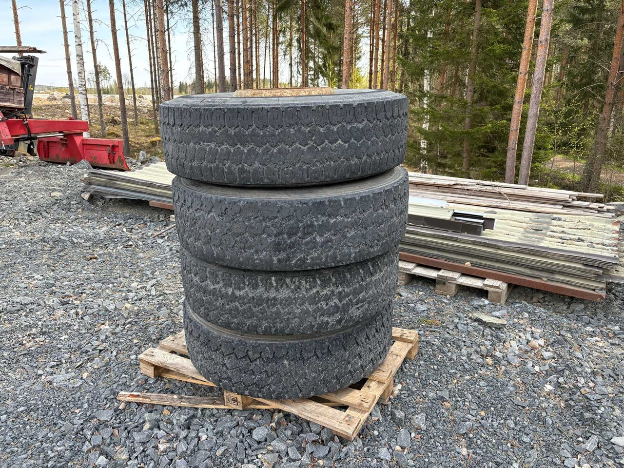 Michelin X multiway 30 truck tyres and rims 4 pcs - Pneumatico per Camion: foto 1 Michelin X multiway 30 truck tyres and rims 4 pcs - Pneumatico per Camion: foto 1