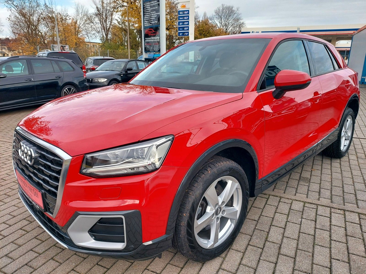 Audi Q2 40 TFSI quattro sport LED Leder Kamera AHK - SUV/ Fuoristrada: foto 5 Audi Q2 40 TFSI quattro sport LED Leder Kamera AHK - SUV/ Fuoristrada: foto 5
