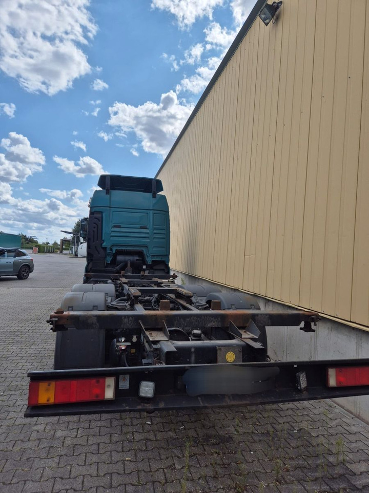 MAN TGX 26.460 Krone Wechsel - Brücke Lift / Luft - Autocarro telaio: foto 3 MAN TGX 26.460 Krone Wechsel - Brücke Lift / Luft - Autocarro telaio: foto 3