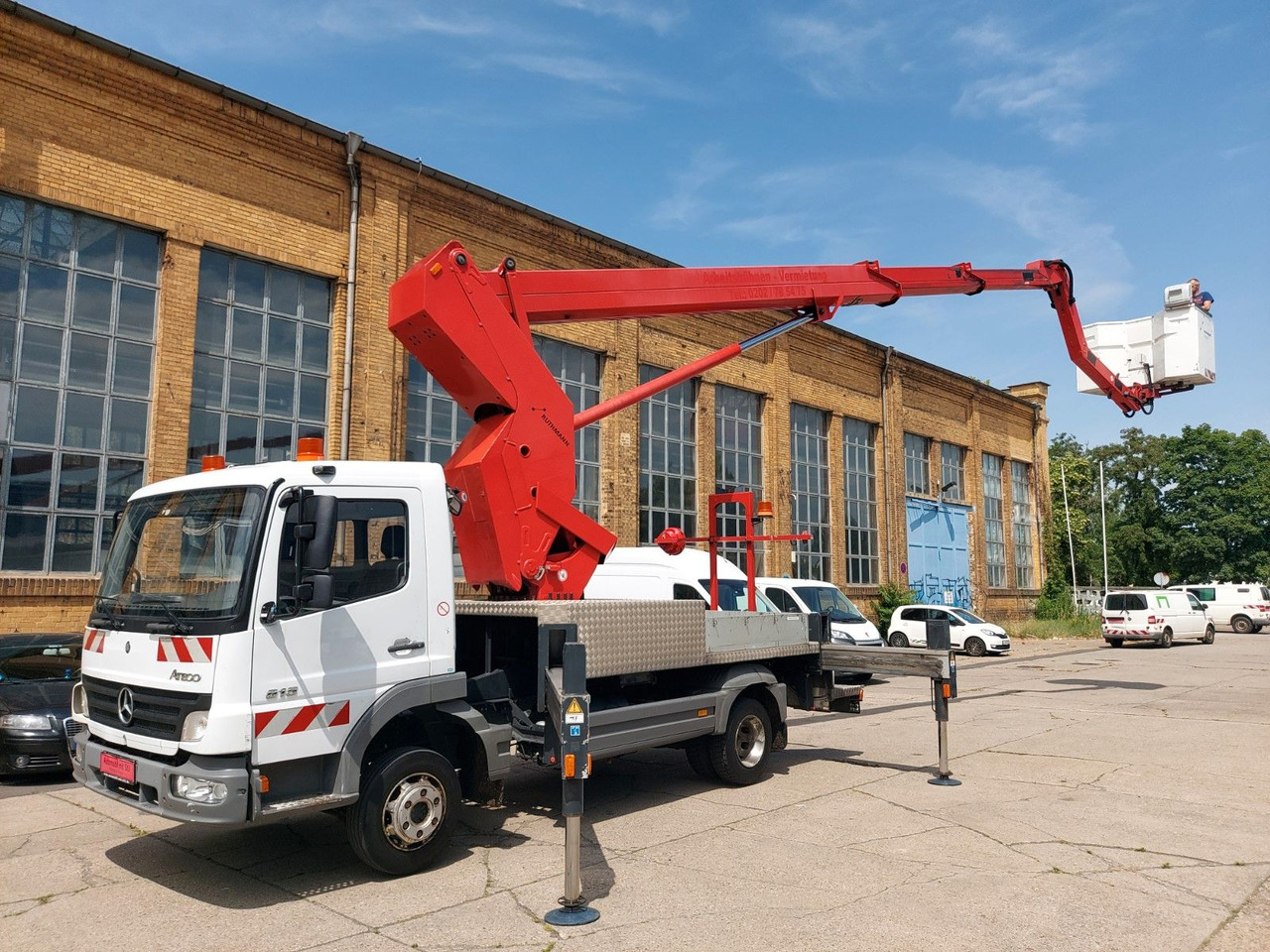Mercedes-Benz Atego 2 4-Zyl. 4x2 RUTHMANN T270 27 METER - Piattaforma autocarrata: foto 1 Mercedes-Benz Atego 2 4-Zyl. 4x2 RUTHMANN T270 27 METER - Piattaforma autocarrata: foto 1