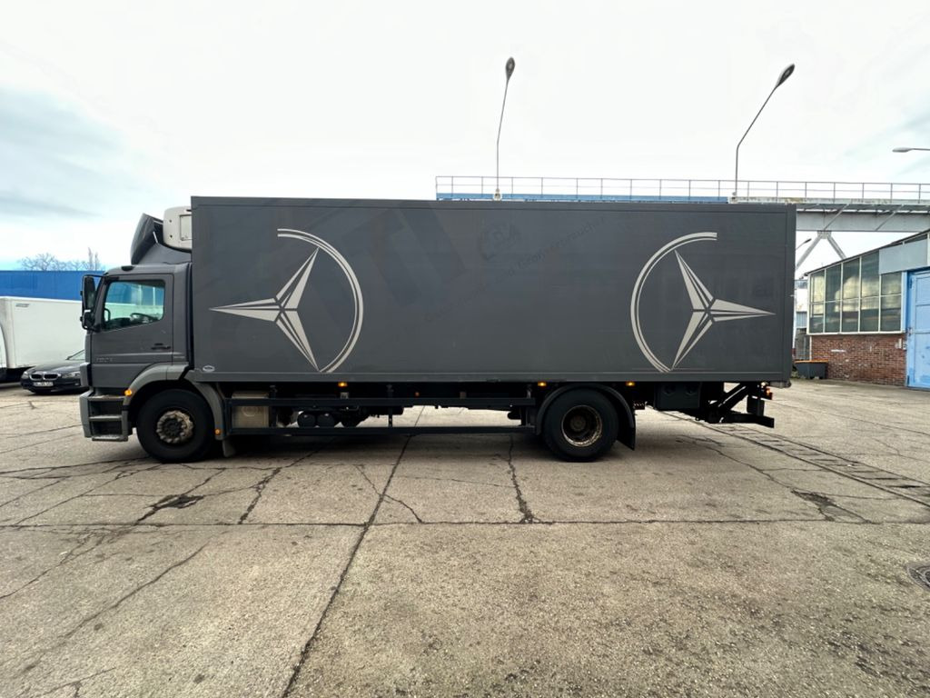 Mercedes-Benz Axor 1824 EURO 5 CARRIER TIEFKÜHLER 3 KAMERN - Autocarro frigorifero: foto 4 Mercedes-Benz Axor 1824 EURO 5 CARRIER TIEFKÜHLER 3 KAMERN - Autocarro frigorifero: foto 4