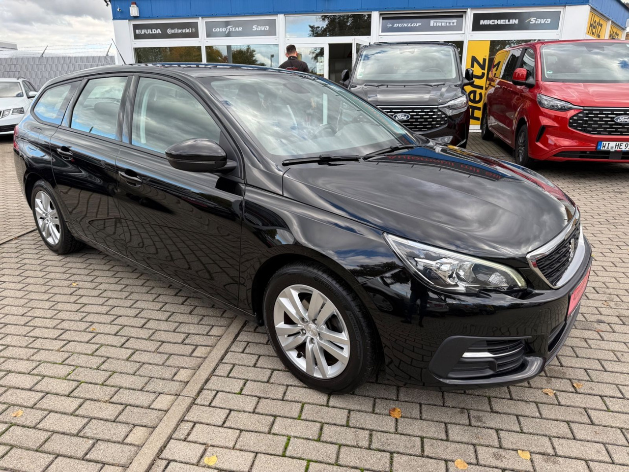 Peugeot 308 SW Active TEMPOMAT NAVI KLIMAA NAVI - Station wagon: foto 2 Peugeot 308 SW Active TEMPOMAT NAVI KLIMAA NAVI - Station wagon: foto 2