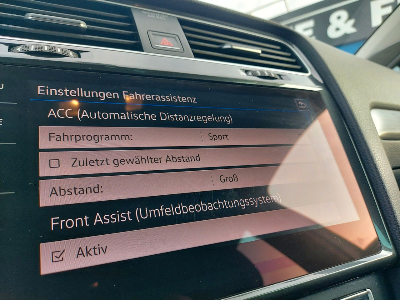 Volkswagen Golf VII Variant DSG Comfort ACC Massage Nav DAB - Station wagon: foto 2 Volkswagen Golf VII Variant DSG Comfort ACC Massage Nav DAB - Station wagon: foto 2