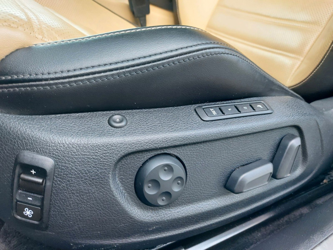 Volkswagen Passat CC DSG Sitzbelüftung ACC Radar Standheiz - Berlina: foto 2 Volkswagen Passat CC DSG Sitzbelüftung ACC Radar Standheiz - Berlina: foto 2