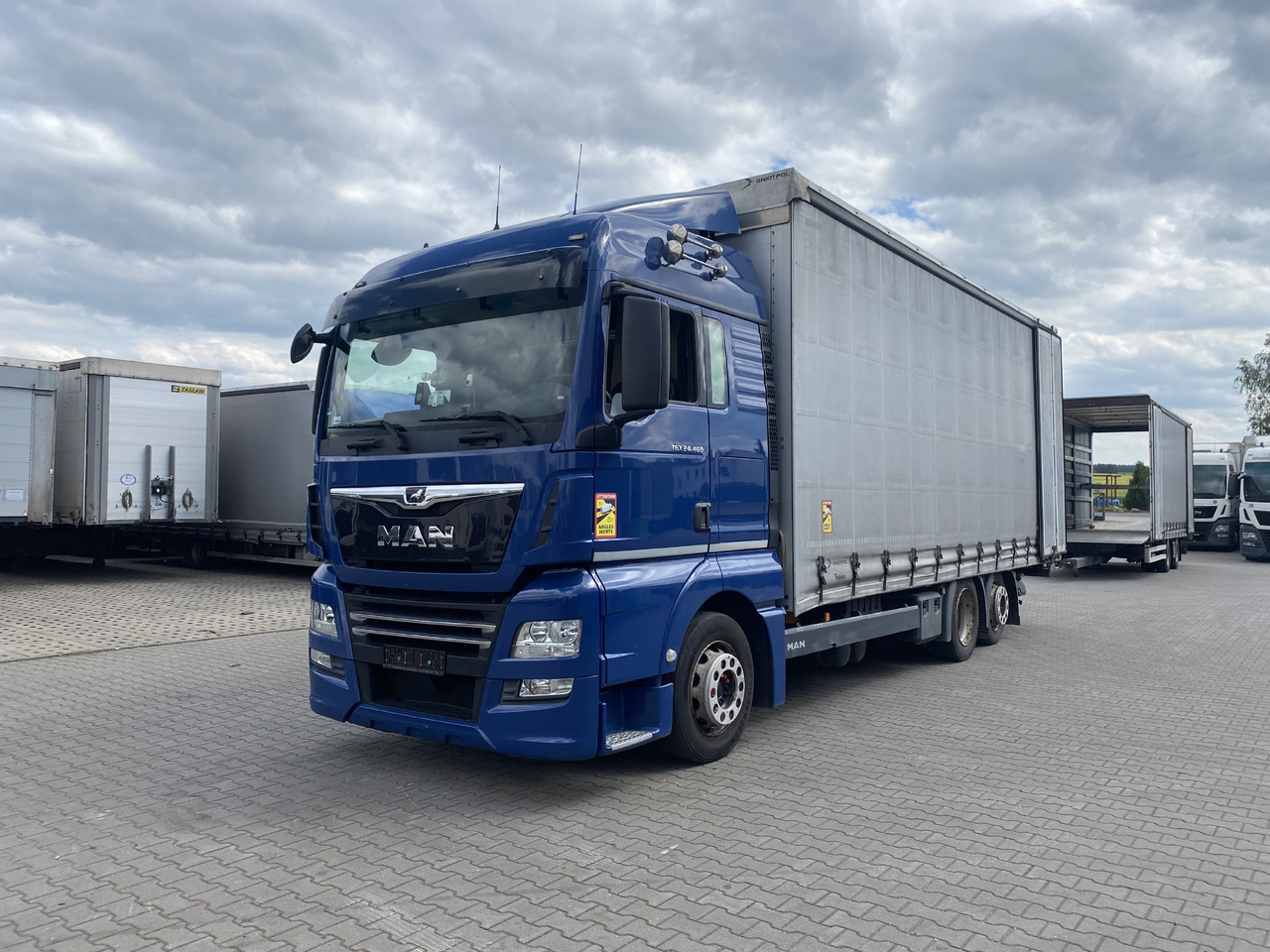 MAN TGX - Camion centinato: foto 3 MAN TGX - Camion centinato: foto 3