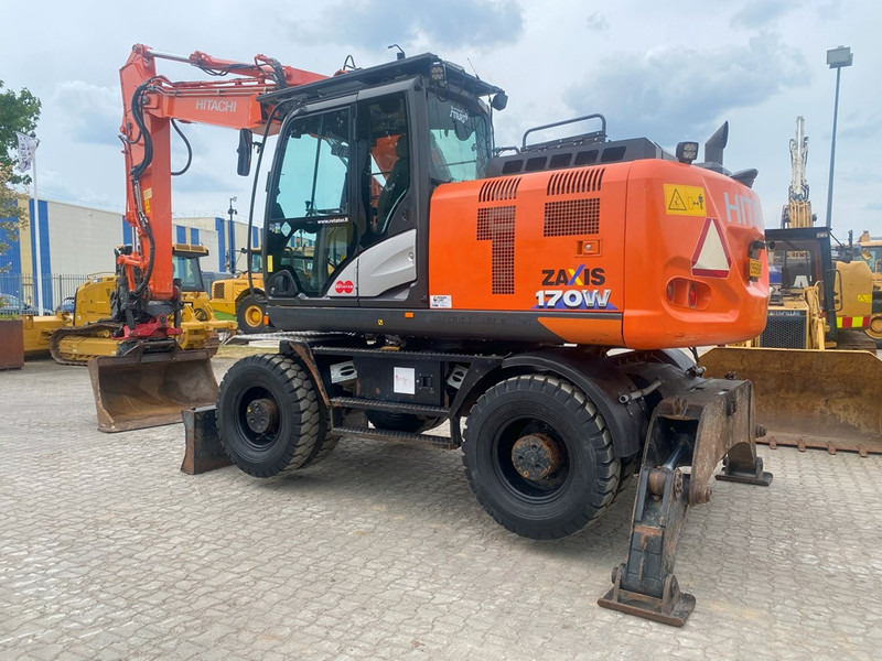Hitachi ZX170W-6 NVT - Escavatore gommato: foto 1 Hitachi ZX170W-6 NVT - Escavatore gommato: foto 1