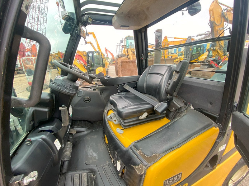 Yale GDP45 VX6 NVT - Carrello elevatore diesel: foto 3 Yale GDP45 VX6 NVT - Carrello elevatore diesel: foto 3