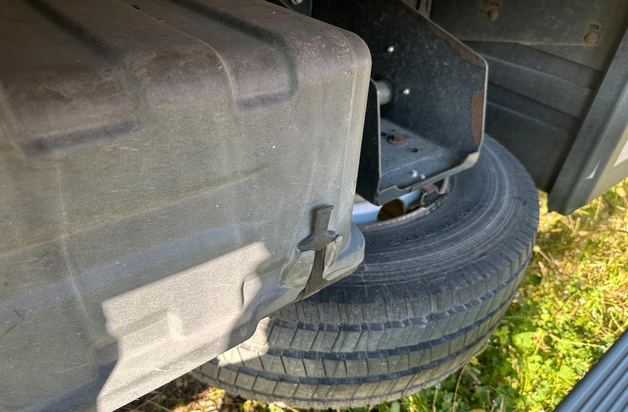 Iveco 120 EL 22 P RIBASSATO CENTINATO EURO 5 - Camion centinato: foto 5 Iveco 120 EL 22 P RIBASSATO CENTINATO EURO 5 - Camion centinato: foto 5