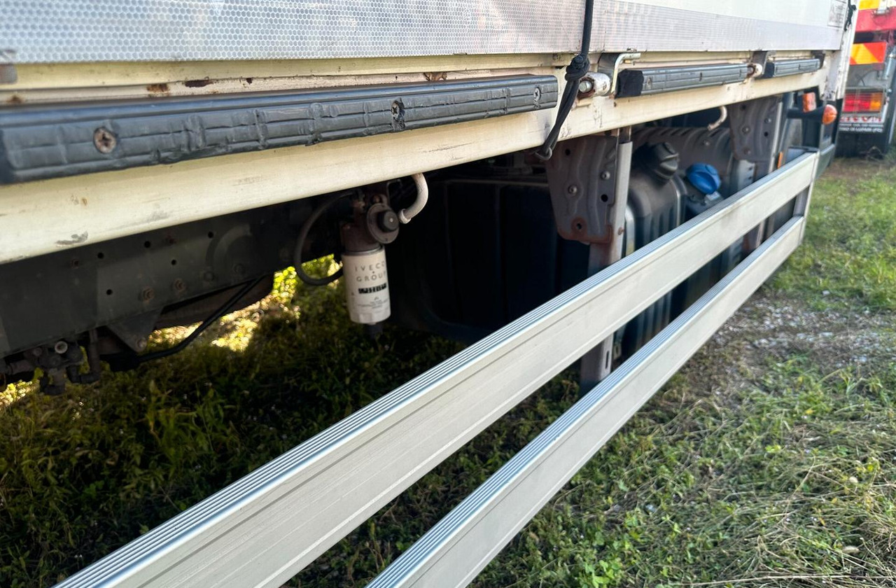 Iveco 120 EL 22 P RIBASSATO CENTINATO EURO 5 - Camion centinato: foto 4 Iveco 120 EL 22 P RIBASSATO CENTINATO EURO 5 - Camion centinato: foto 4