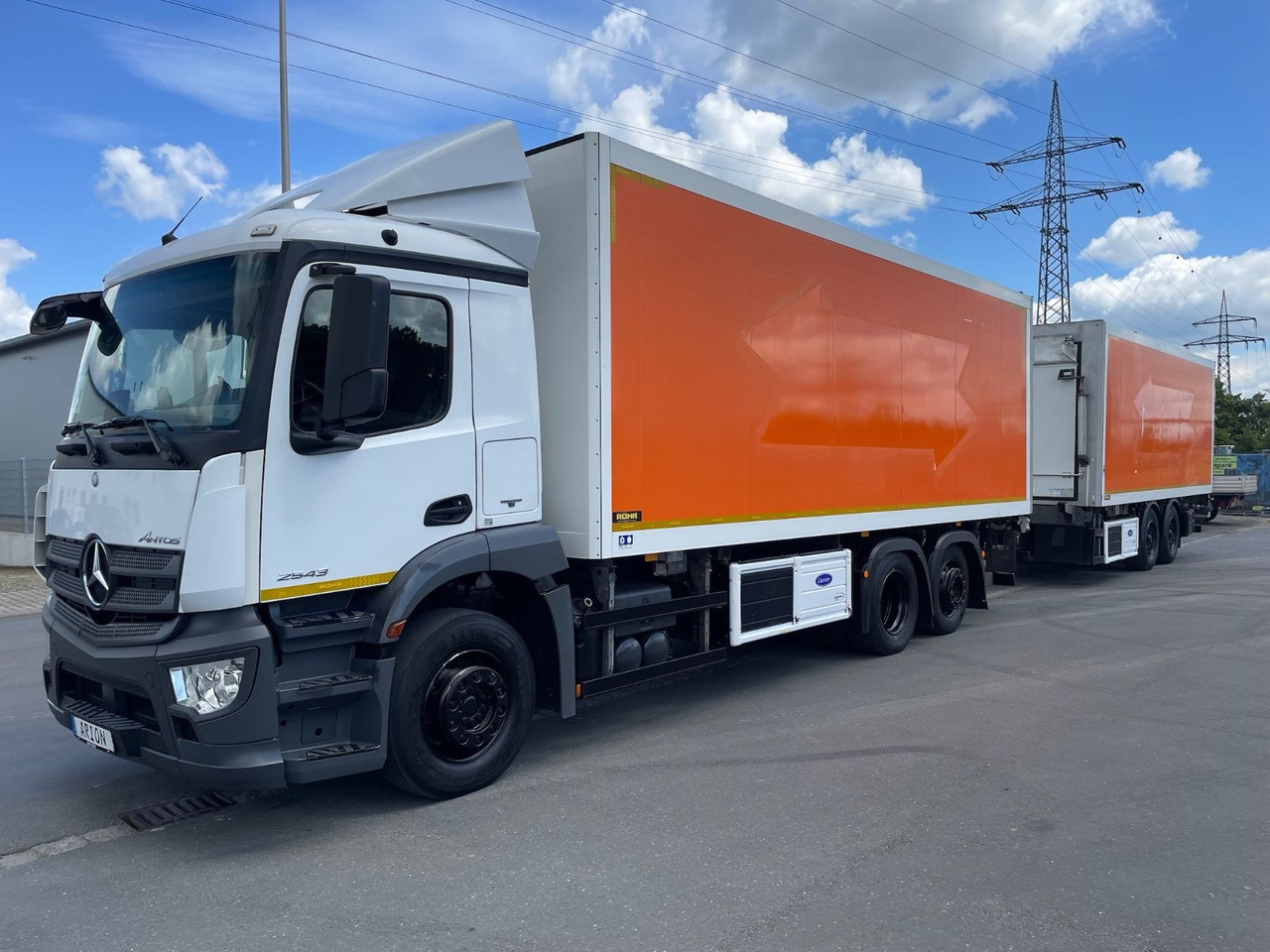 Mercedes-Benz Antos 2543 6x2 Kühlkoffer/CARRIER/ROHR/NLA/LBW - Autocarro frigorifero: foto 3 Mercedes-Benz Antos 2543 6x2 Kühlkoffer/CARRIER/ROHR/NLA/LBW - Autocarro frigorifero: foto 3